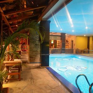 Kuti Resort & Spa
